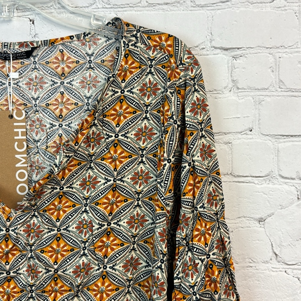 BloomChic Bohemian Print Lantern Sleeve Top Plus Size 1X - Picture 3 of 6